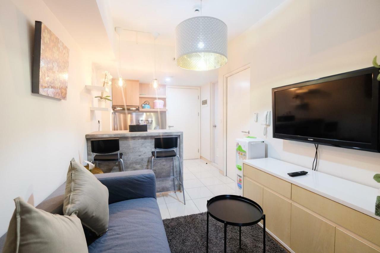 Modern And Bright 2br Springlake By Travelio