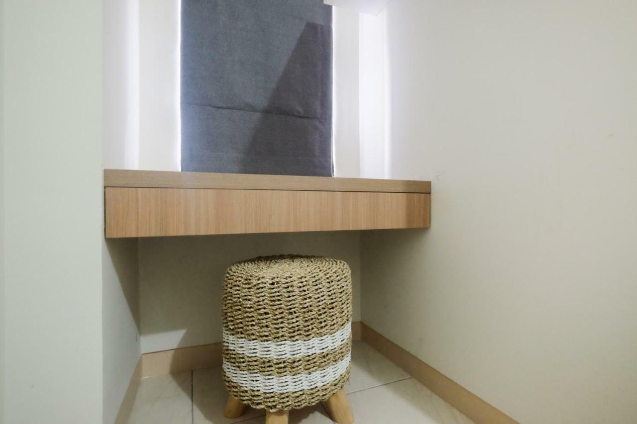 Modern And Bright 2br Springlake By Travelio Apartemen Bekasi