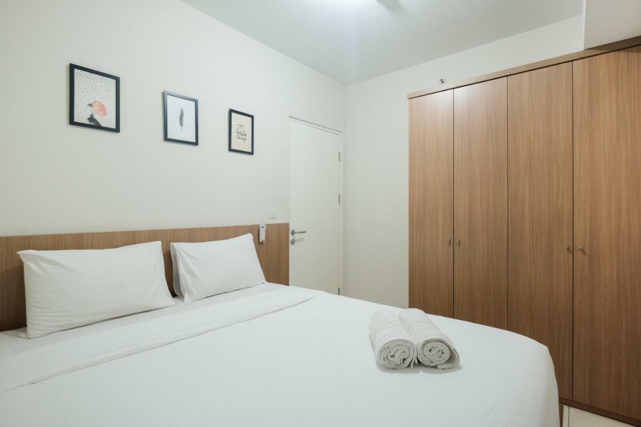 Modern And Bright 2br Springlake By Travelio * Bekasi
